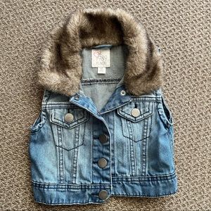 Childrens Place Jean Vest with Faux Fur collar Size 5/6
